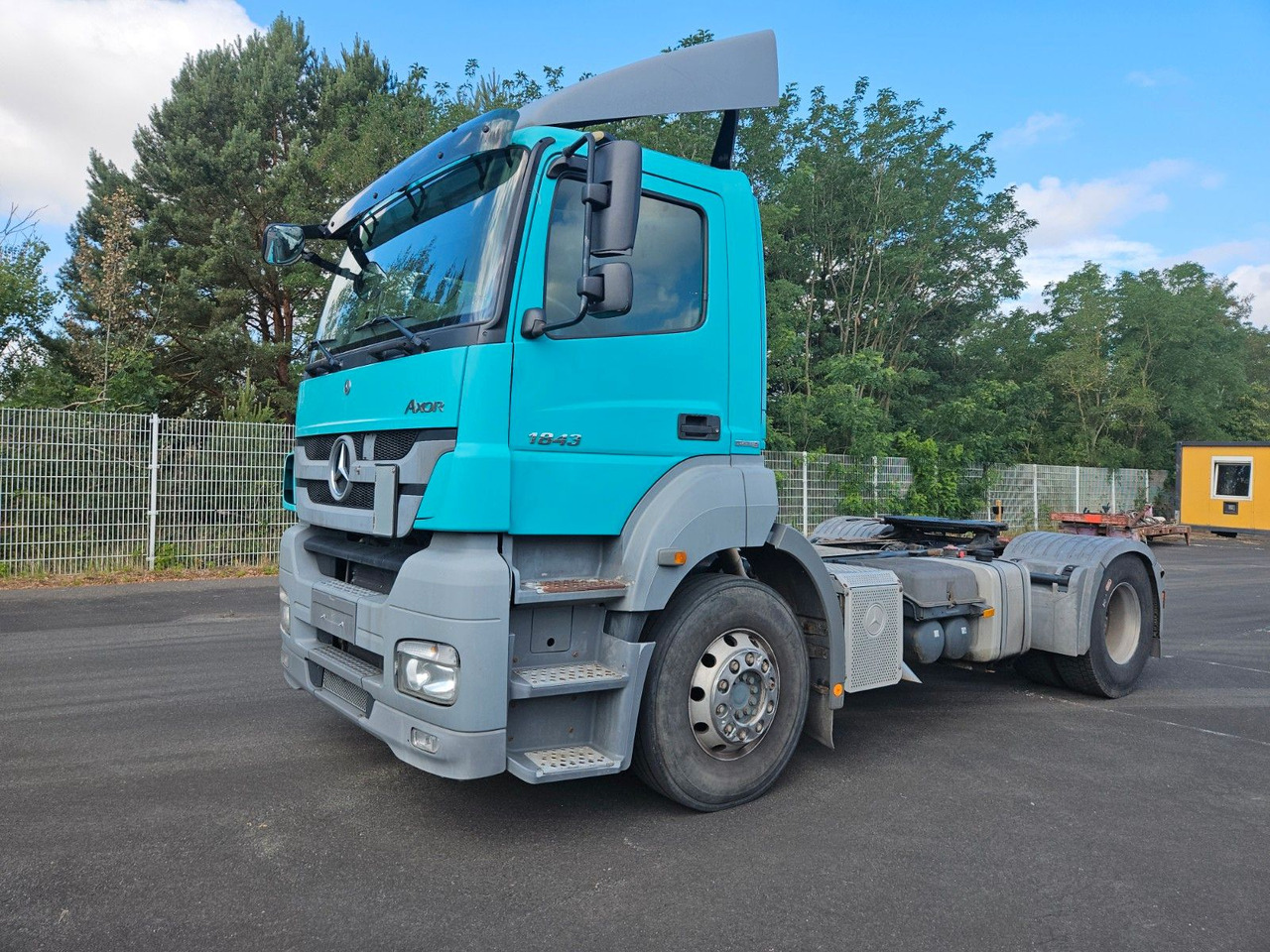 Mercedes-Benz Axor 1843 4x2 mit Kipphydraulik - Tractor unit: picture 2 Mercedes-Benz Axor 1843 4x2 mit Kipphydraulik - Tractor unit: picture 2