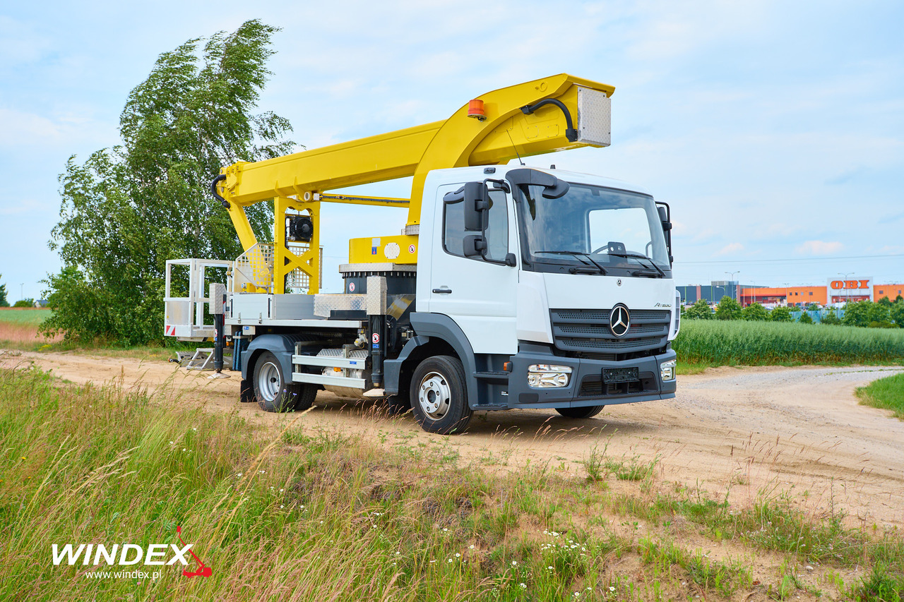 PALFINGER P 300 KS - Construction machinery: picture 1 PALFINGER P 300 KS - Construction machinery: picture 1