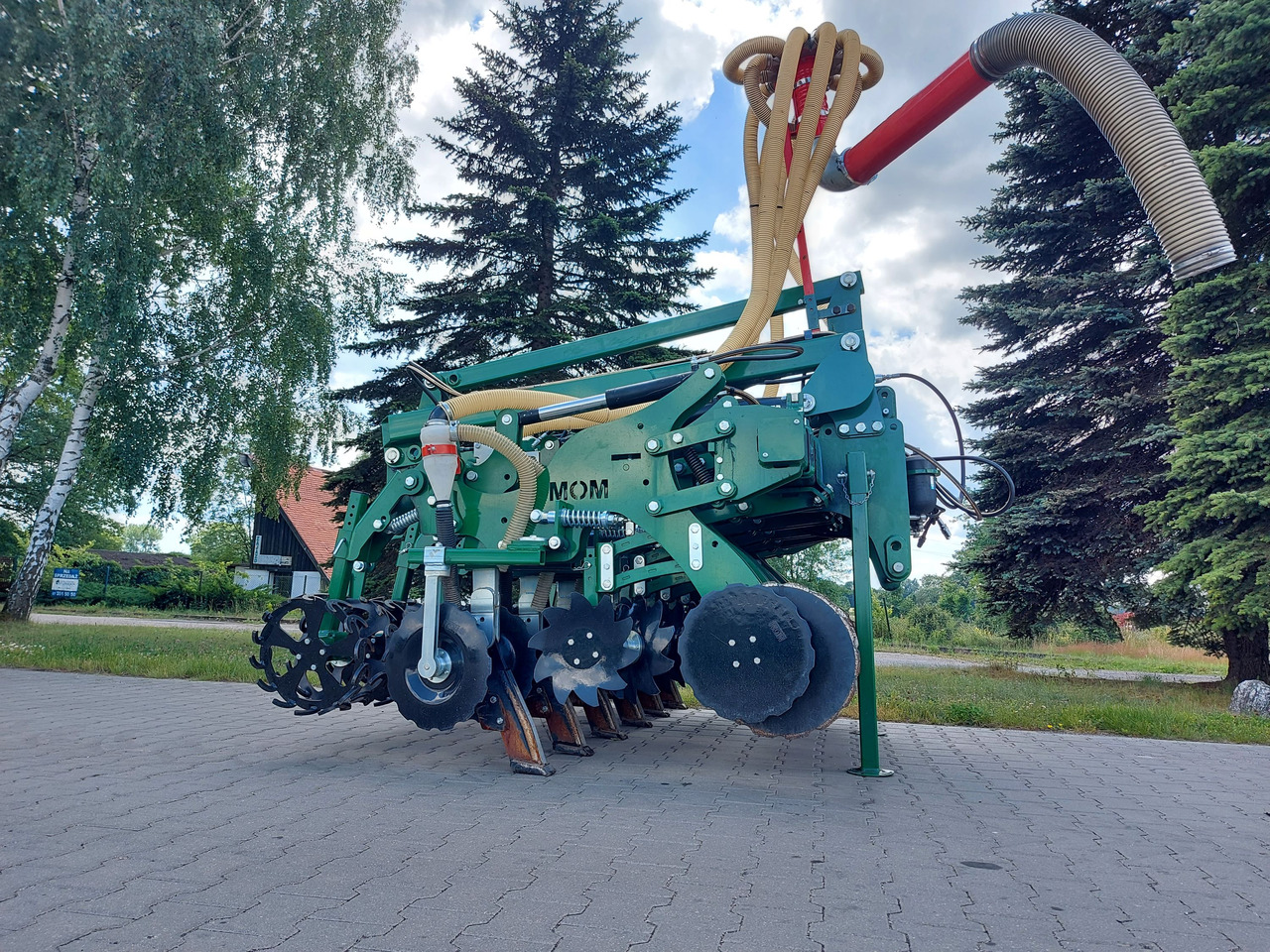 Moretto MOM Strip Hawk 6 - Combine seed drill: picture 3 Moretto MOM Strip Hawk 6 - Combine seed drill: picture 3