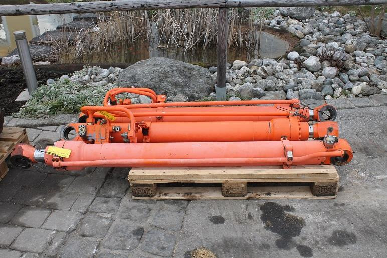 Fiat-Hitachi EX 165 - Hydraulic cylinder for Construction machinery: picture 5 Fiat-Hitachi EX 165 - Hydraulic cylinder for Construction machinery: picture 5