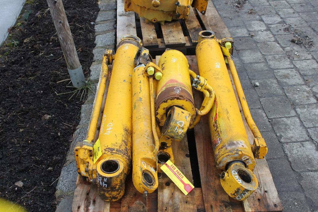 Hanomag 44D - Hydraulic cylinder for Construction machinery: picture 2 Hanomag 44D - Hydraulic cylinder for Construction machinery: picture 2