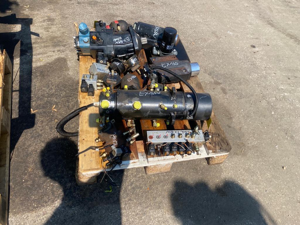 Hitachi EX 165W - Hydraulics for Construction machinery: picture 5 Hitachi EX 165W - Hydraulics for Construction machinery: picture 5