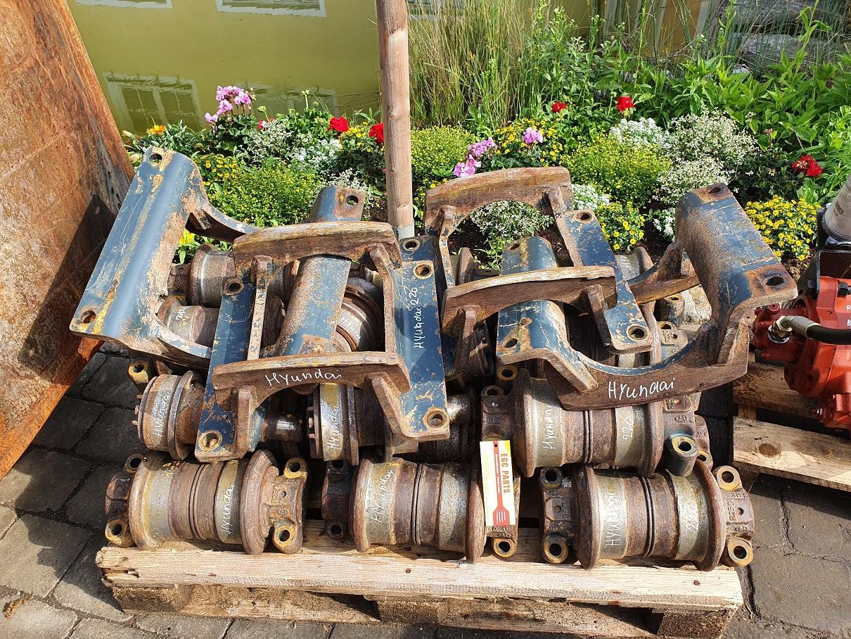 Hyundai Robex 220 LC 9A - Undercarriage parts for Excavator: picture 5 Hyundai Robex 220 LC 9A - Undercarriage parts for Excavator: picture 5