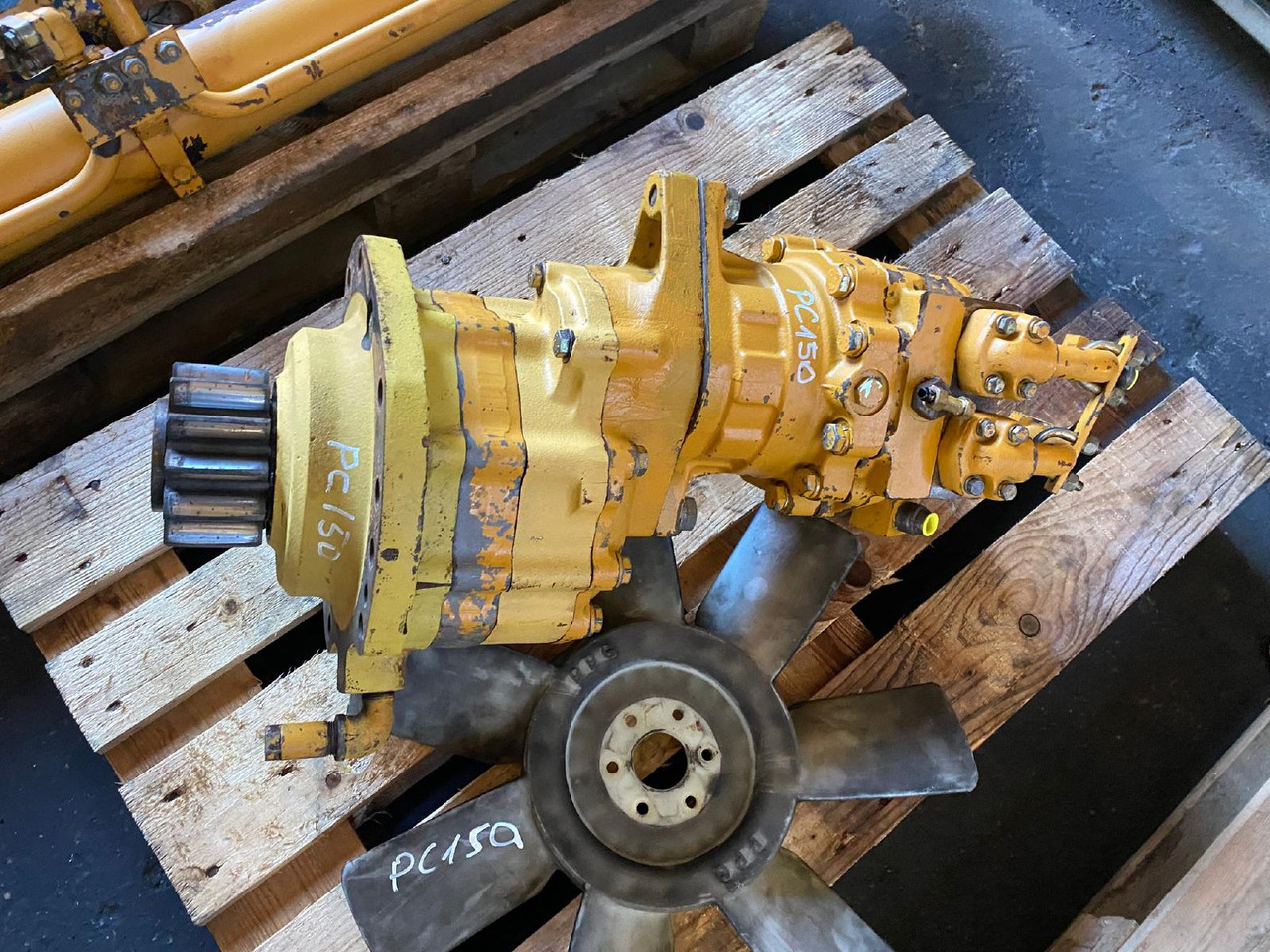 Komatsu PC 150 - Swing motor for Construction machinery: picture 1 Komatsu PC 150 - Swing motor for Construction machinery: picture 1