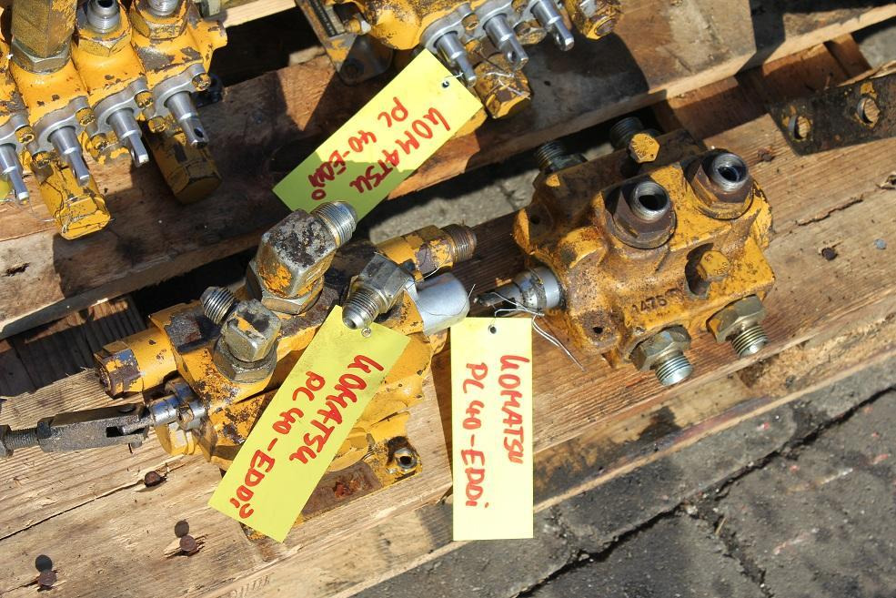 Komatsu PC 40 - Hydraulic valve for Construction machinery: picture 4 Komatsu PC 40 - Hydraulic valve for Construction machinery: picture 4