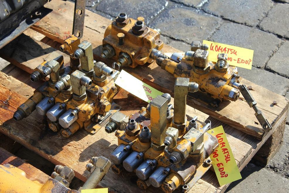 Komatsu PC 40 - Hydraulic valve for Construction machinery: picture 5 Komatsu PC 40 - Hydraulic valve for Construction machinery: picture 5