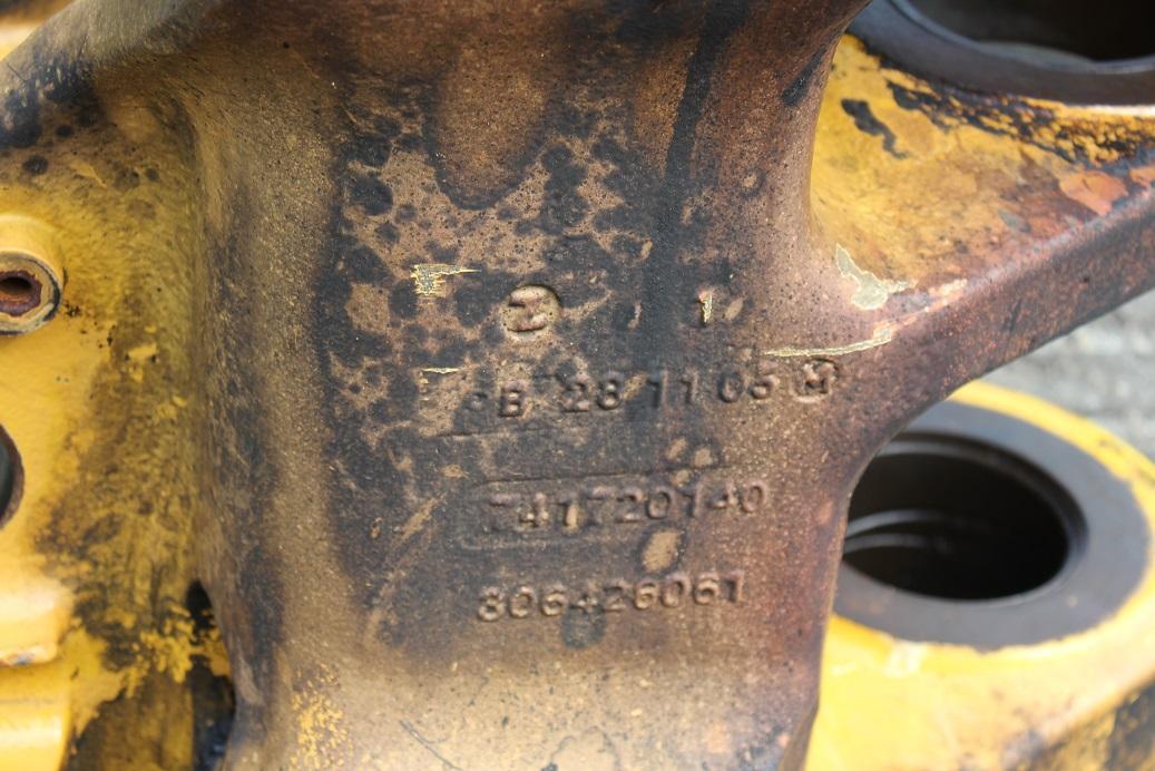 Komatsu PW 95 - Boom for Wheel excavator: picture 2 Komatsu PW 95 - Boom for Wheel excavator: picture 2