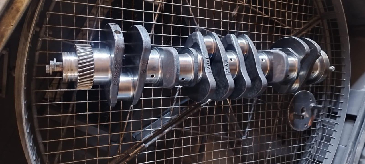 Komatsu SAA6D102E-2 - Engine for Construction machinery: picture 1 Komatsu SAA6D102E-2 - Engine for Construction machinery: picture 1