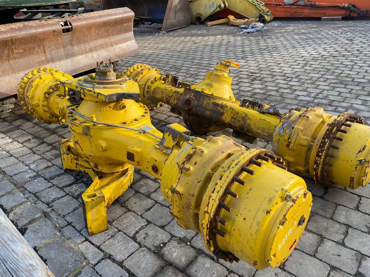 Komatsu WA 470-3 - Axle and parts for Construction machinery: picture 2 Komatsu WA 470-3 - Axle and parts for Construction machinery: picture 2