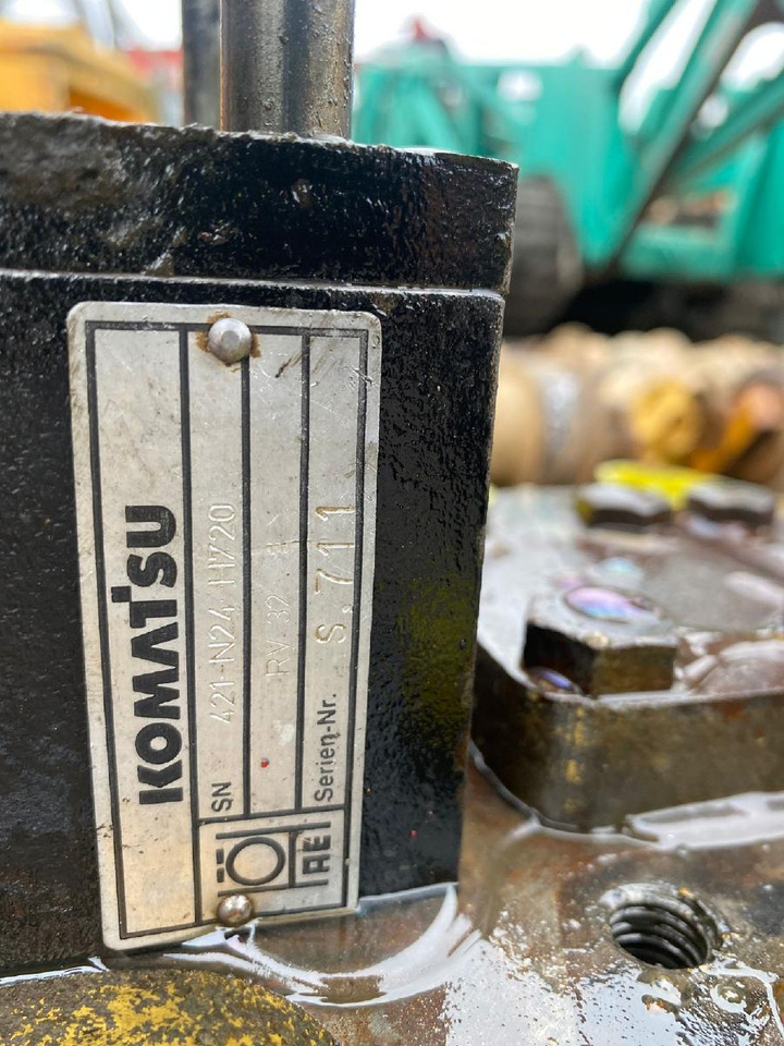 Komatsu WA 470-3 - Hydraulic valve for Construction machinery: picture 3 Komatsu WA 470-3 - Hydraulic valve for Construction machinery: picture 3