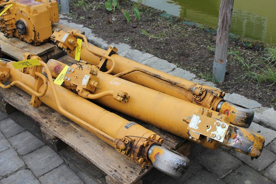 Liebherr A 900 LIT - Hydraulic cylinder for Construction machinery: picture 2 Liebherr A 900 LIT - Hydraulic cylinder for Construction machinery: picture 2