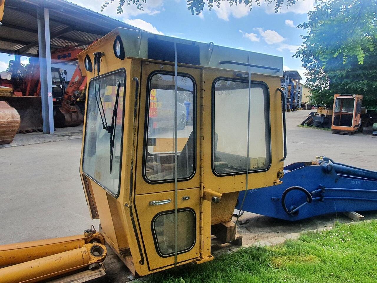 Cab for Crawler loader Liebherr LR 631: picture 6
