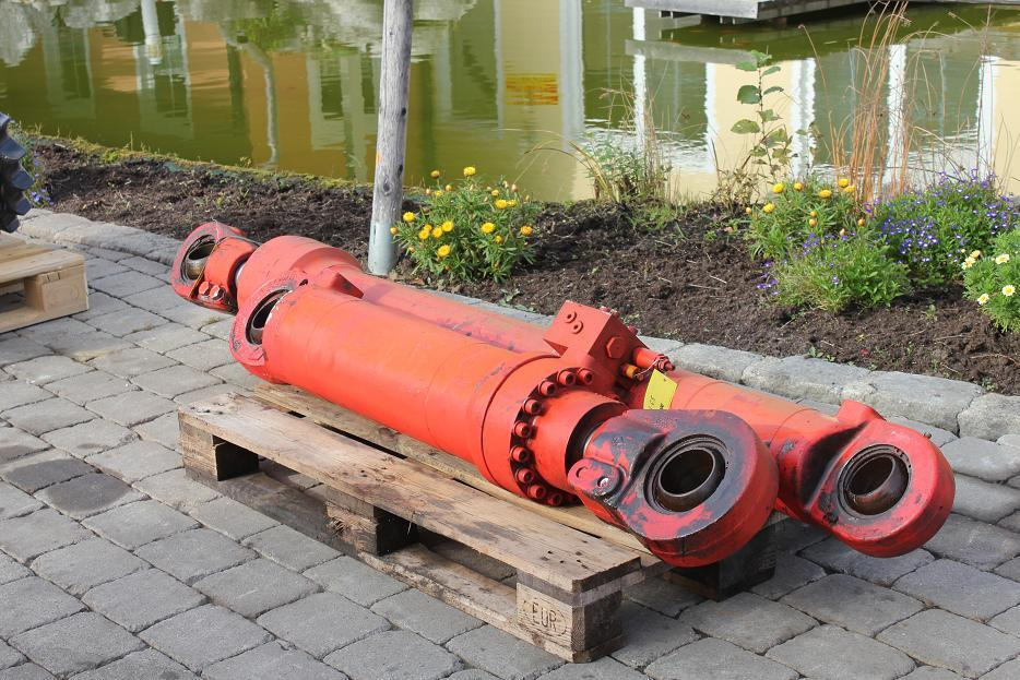 O&K MH 6.5 - Hydraulic cylinder for Construction machinery: picture 3 O&K MH 6.5 - Hydraulic cylinder for Construction machinery: picture 3