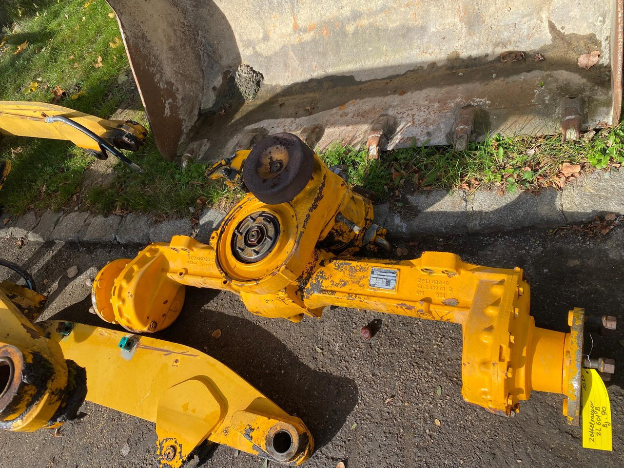 Zettelmeyer ZL 601 B ZF AV 225 - Axle and parts for Construction machinery: picture 1 Zettelmeyer ZL 601 B ZF AV 225 - Axle and parts for Construction machinery: picture 1