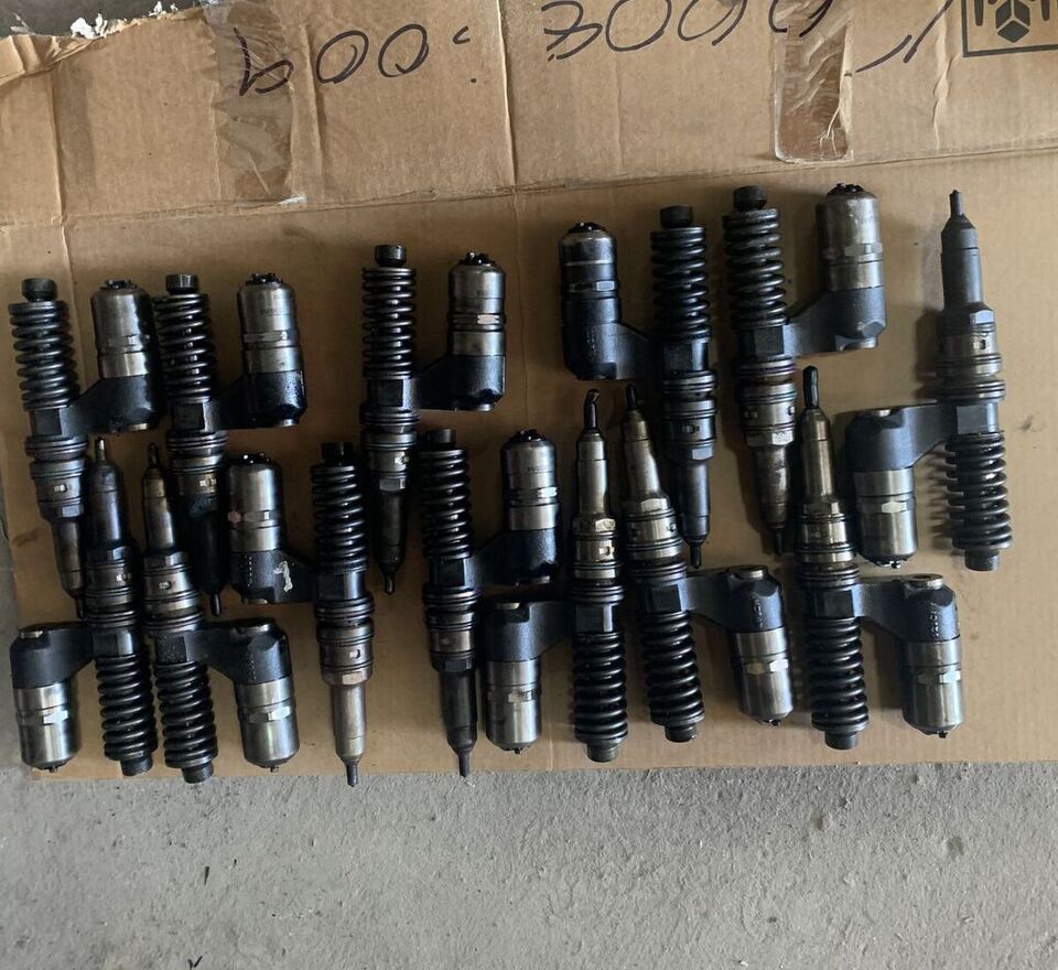 Bosch 0414701006 IVECO Stralis truck - Injector for Truck: picture 1 Bosch 0414701006 IVECO Stralis truck - Injector for Truck: picture 1