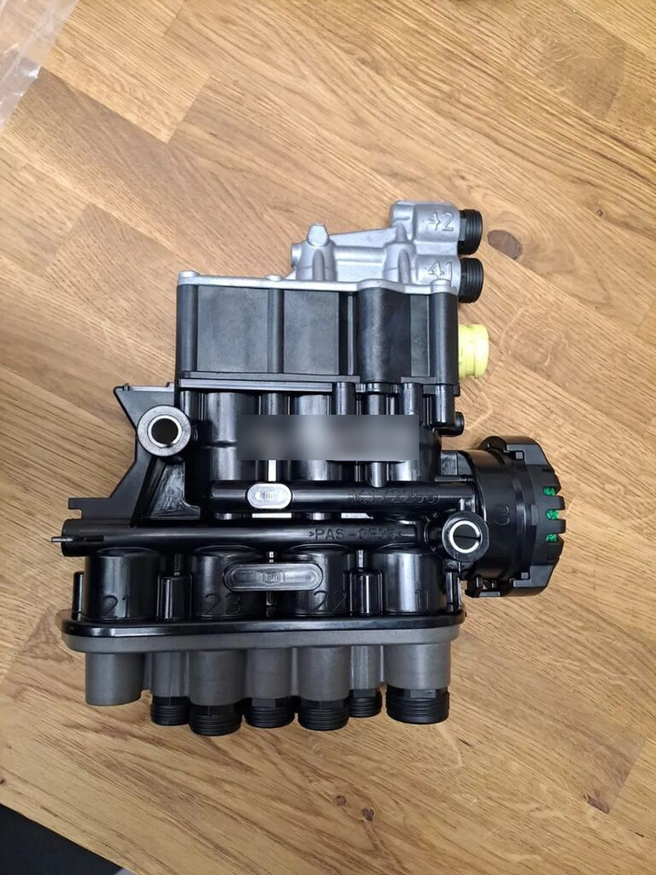 ZAWÓR ECAS K058032N00 NOWY Zawór Sterujący Poduszek Knorr Bremse K058032N00 - Brake valve for Truck: picture 1 ZAWÓR ECAS K058032N00 NOWY Zawór Sterujący Poduszek Knorr Bremse K058032N00 - Brake valve for Truck: picture 1