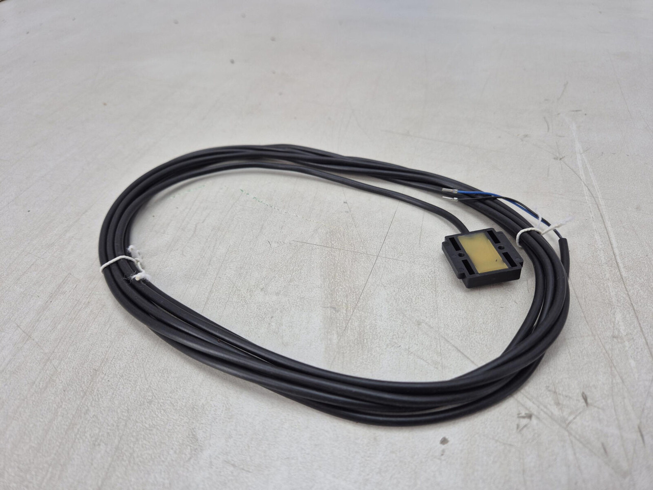 Demag AC 120 Counterweigt locking liniar motor set - Electrical system for Crane: picture 5 Demag AC 120 Counterweigt locking liniar motor set - Electrical system for Crane: picture 5