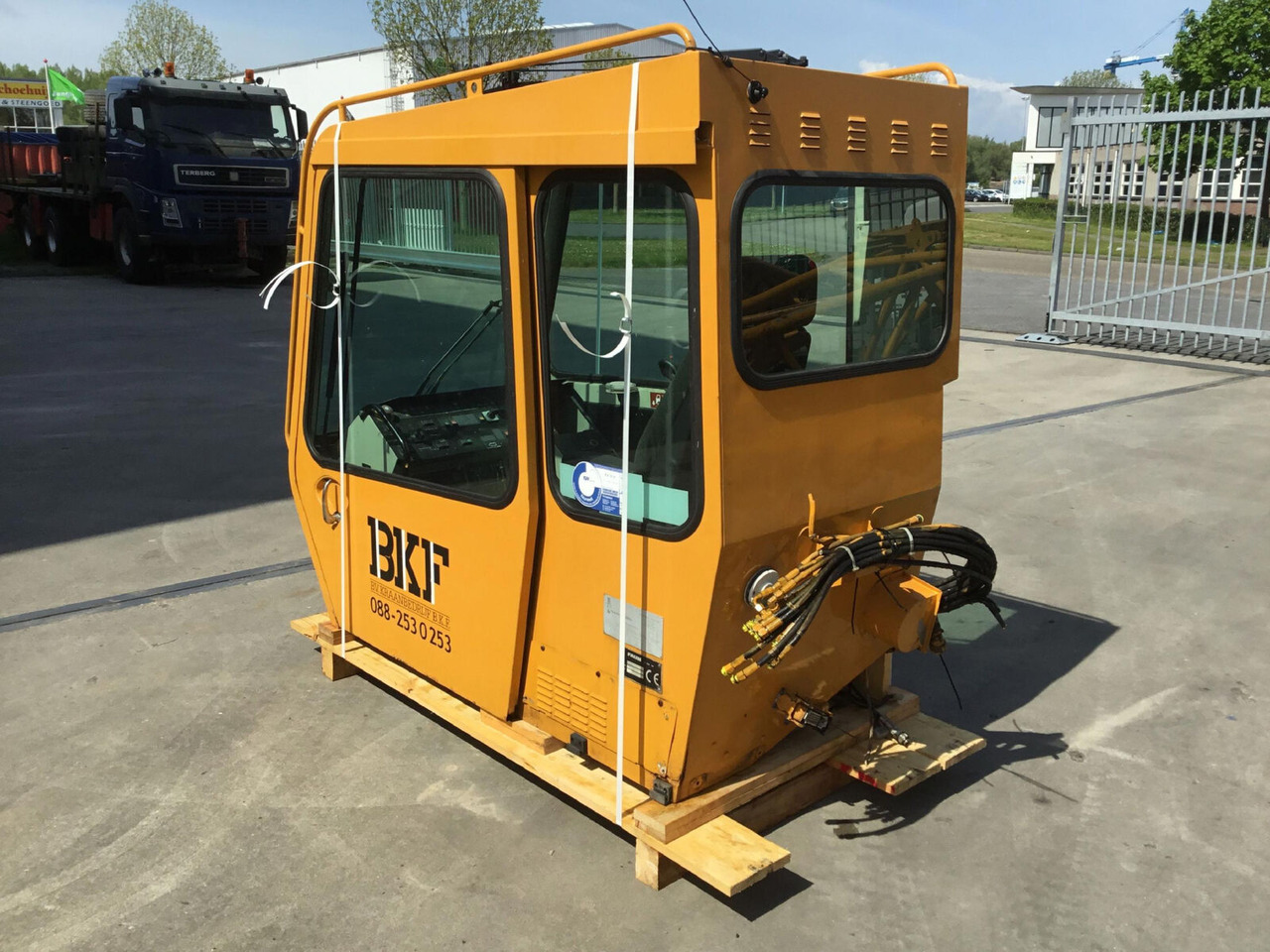 FAUN ATF 45-3 upper cabin - Cab for Mobile crane: picture 3 FAUN ATF 45-3 upper cabin - Cab for Mobile crane: picture 3