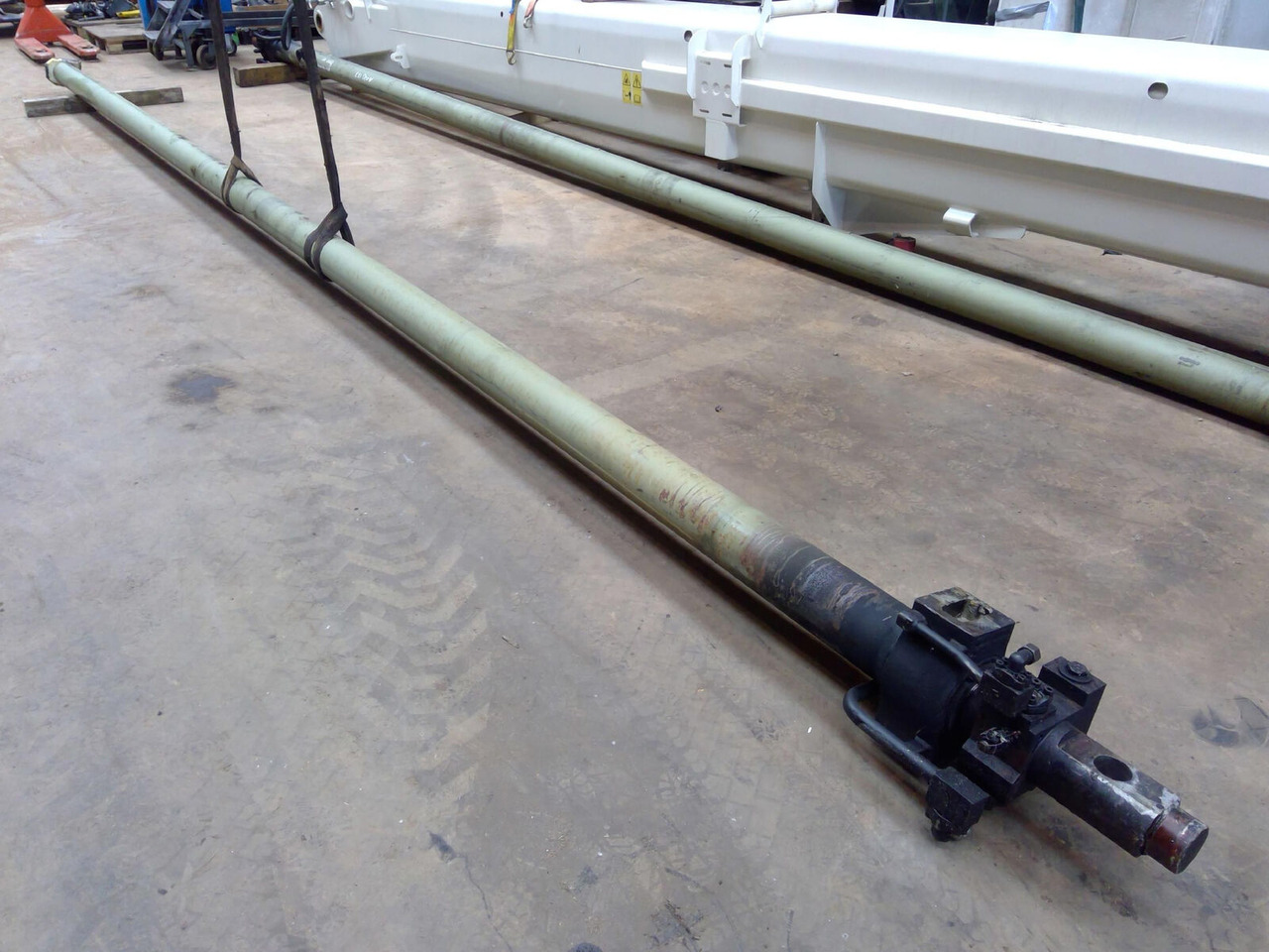 FAUN ATF 60-4 telescopic cylinder single - Hydraulic cylinder for Mobile crane: picture 2 FAUN ATF 60-4 telescopic cylinder single - Hydraulic cylinder for Mobile crane: picture 2