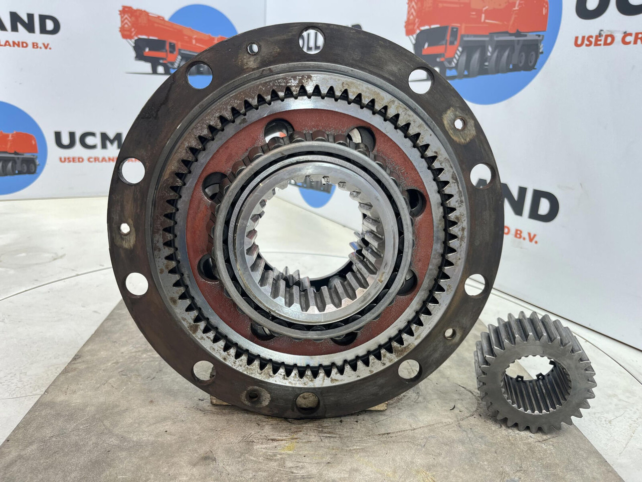 FAUN HK 40 planetary gear 27-18-65-24-4pl-H64-24 - Final drive for Mobile crane: picture 5 FAUN HK 40 planetary gear 27-18-65-24-4pl-H64-24 - Final drive for Mobile crane: picture 5