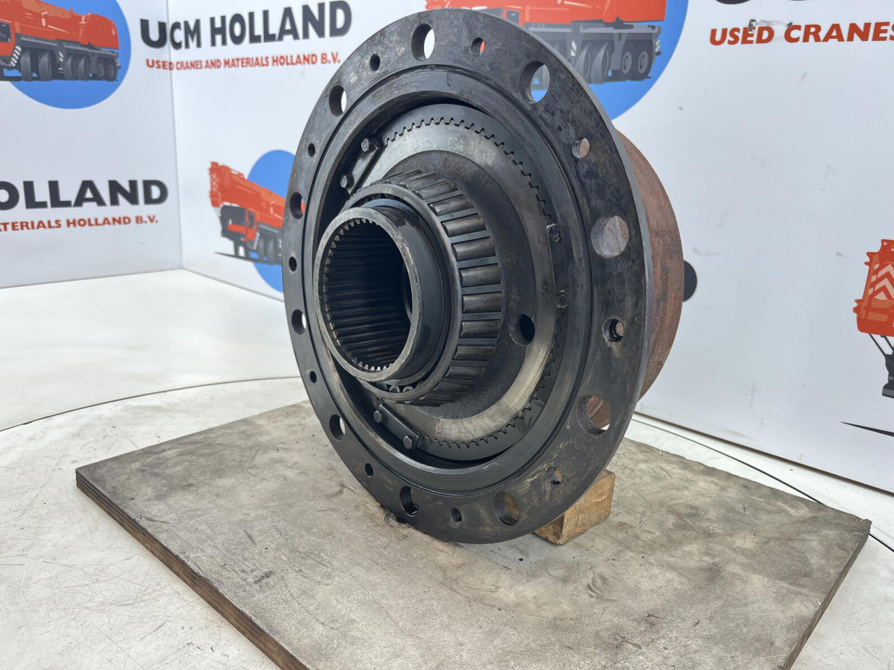 FAUN RTF 30-2 planetary gear 22-25-74-38-4pl-H137-46 - Final drive for Mobile crane: picture 3 FAUN RTF 30-2 planetary gear 22-25-74-38-4pl-H137-46 - Final drive for Mobile crane: picture 3