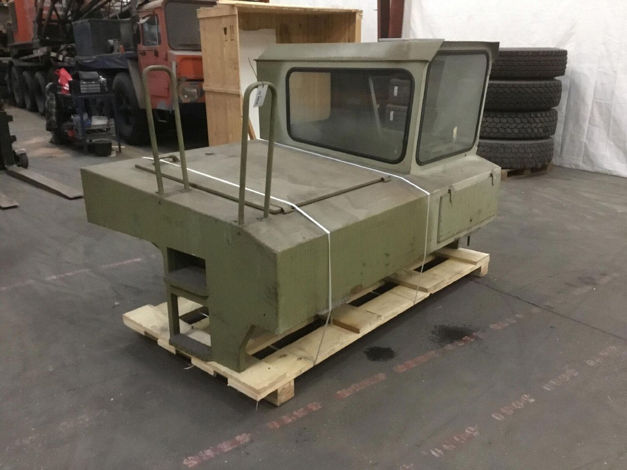 FAUN RTF 30 lower cabin - Cab for Mobile crane: picture 2 FAUN RTF 30 lower cabin - Cab for Mobile crane: picture 2