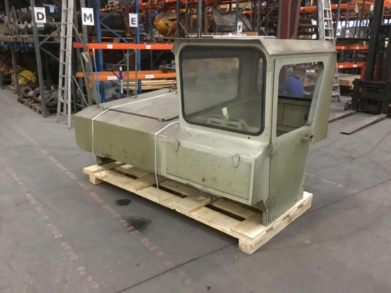 FAUN RTF 30 lower cabin - Cab for Mobile crane: picture 1 FAUN RTF 30 lower cabin - Cab for Mobile crane: picture 1