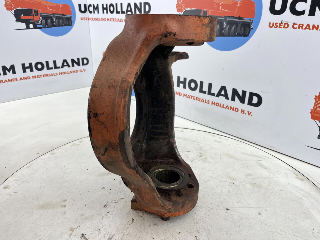 Steering knuckle for Mobile crane FAUN RTF 50 Steering knuckle 16 holes axle 1 right: picture 6