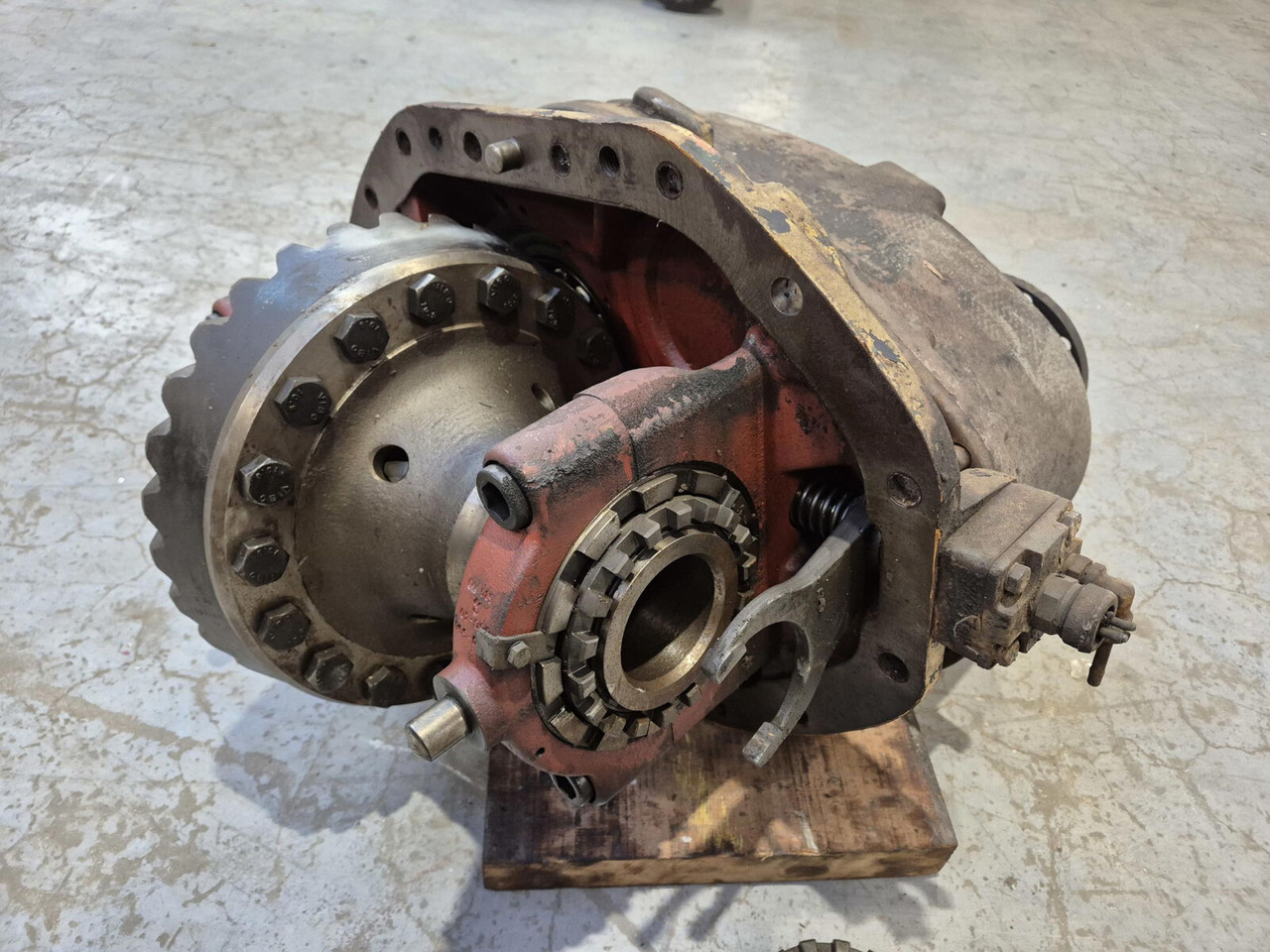 FAUN RTF 60 mid differential 12 x 27 - Differential gear for Mobile crane: picture 1 FAUN RTF 60 mid differential 12 x 27 - Differential gear for Mobile crane: picture 1