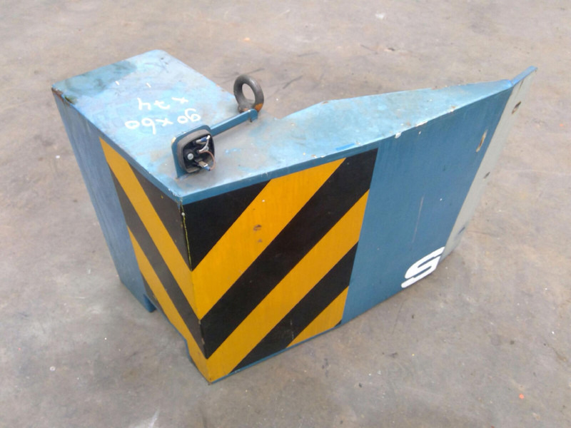 Faun ATF 40G-2 counterweight 0,7 ton left side - Counterweight for Construction machinery: picture 1 Faun ATF 40G-2 counterweight 0,7 ton left side - Counterweight for Construction machinery: picture 1