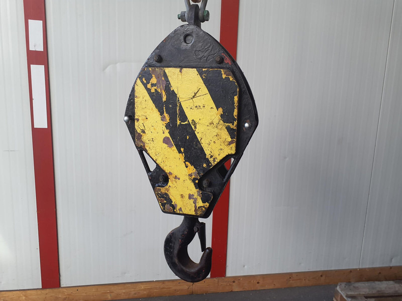 Faun Hookblock 16mm 1 sheave 12,5t - Loader crane: picture 1 Faun Hookblock 16mm 1 sheave 12,5t - Loader crane: picture 1