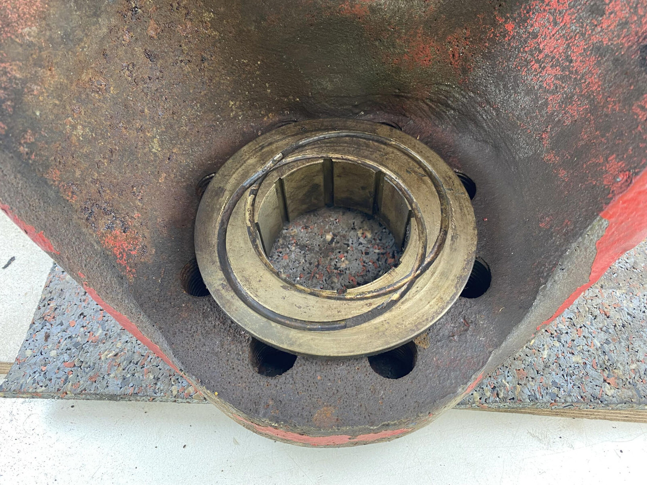 Steering knuckle for Mobile crane Gottwald AMK 70 Steering knuckle 16 holes axle 2: picture 8