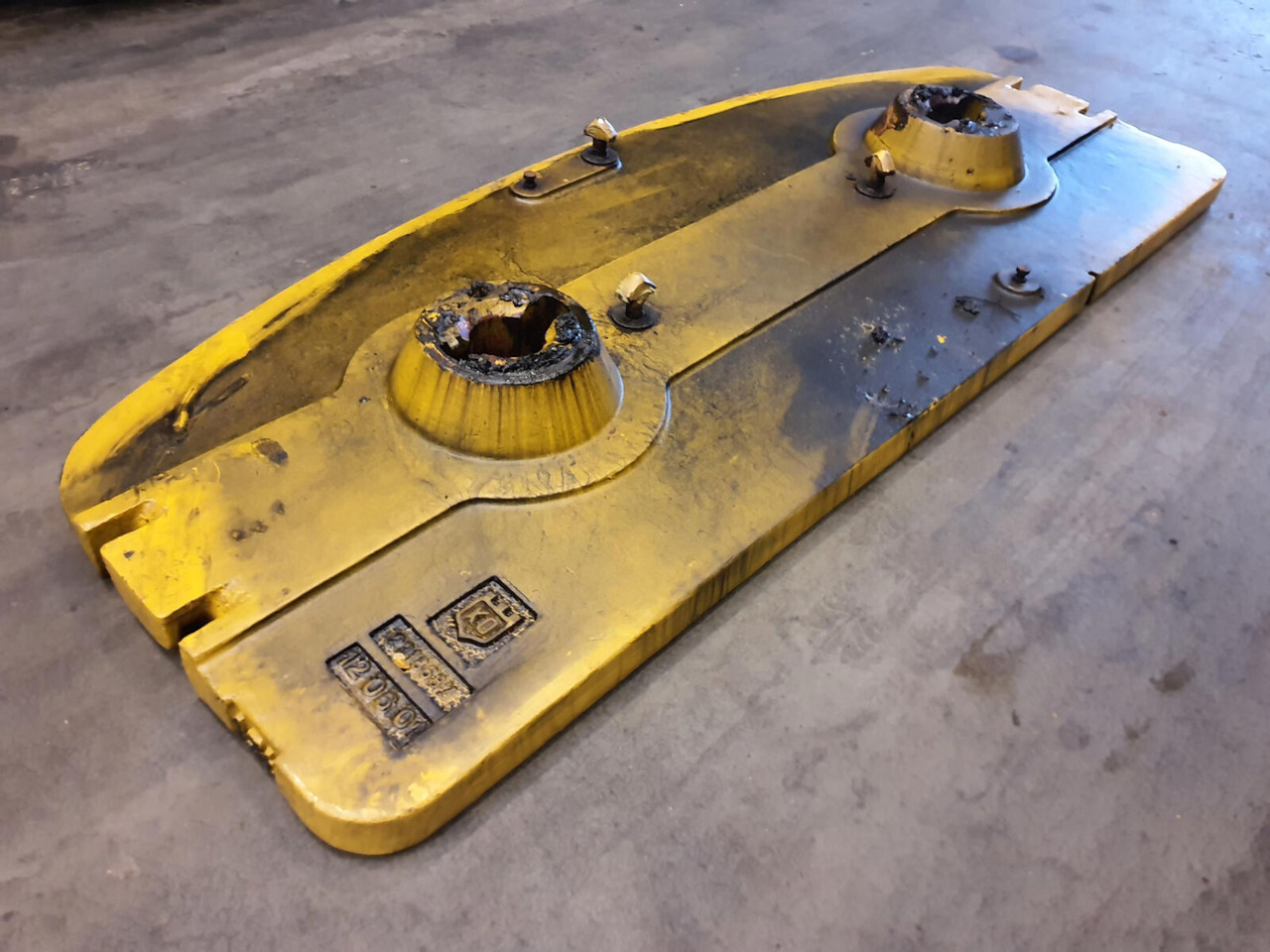 Grove GMK 3050 counterweight 1,3 ton - Counterweight for Mobile crane: picture 4 Grove GMK 3050 counterweight 1,3 ton - Counterweight for Mobile crane: picture 4