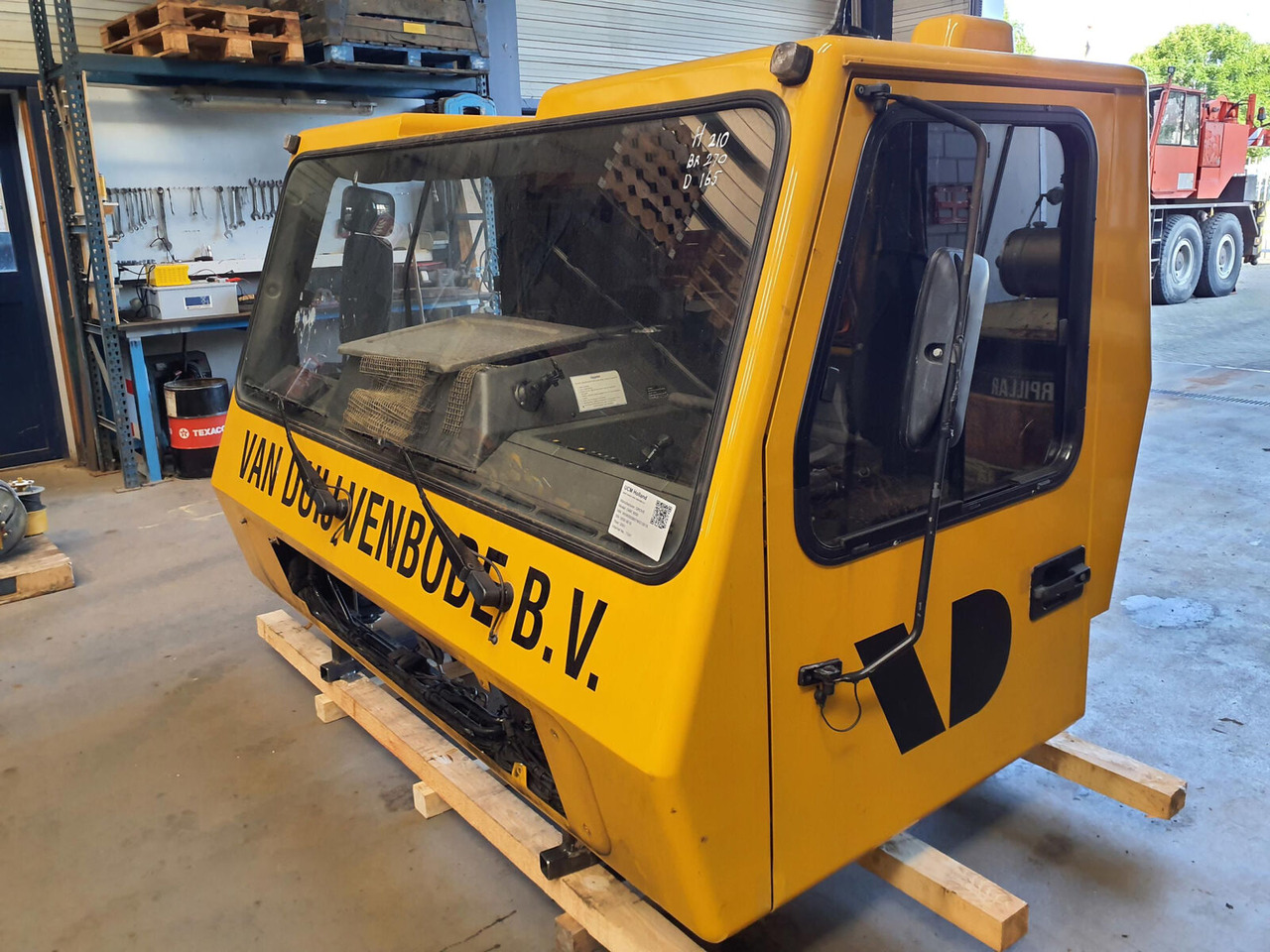 Grove GMK 3050 driver cabine complete - Cab for Mobile crane: picture 1 Grove GMK 3050 driver cabine complete - Cab for Mobile crane: picture 1