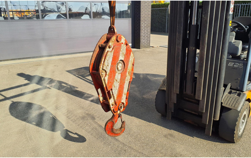 Hookblock 12 mm 1 sheave 12 ton - Loader crane: picture 4 Hookblock 12 mm 1 sheave 12 ton - Loader crane: picture 4