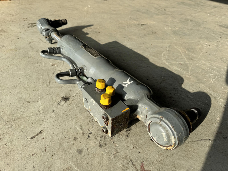 Liebherr LTM 1055-3.2 steering centering cylinder - Hydraulic cylinder for Crane: picture 3 Liebherr LTM 1055-3.2 steering centering cylinder - Hydraulic cylinder for Crane: picture 3