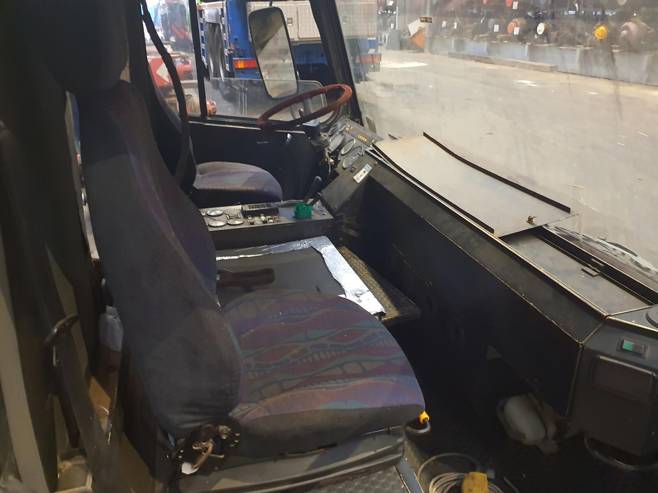 Cab for Mobile crane Liebherr LTM drivers cabin: picture 6