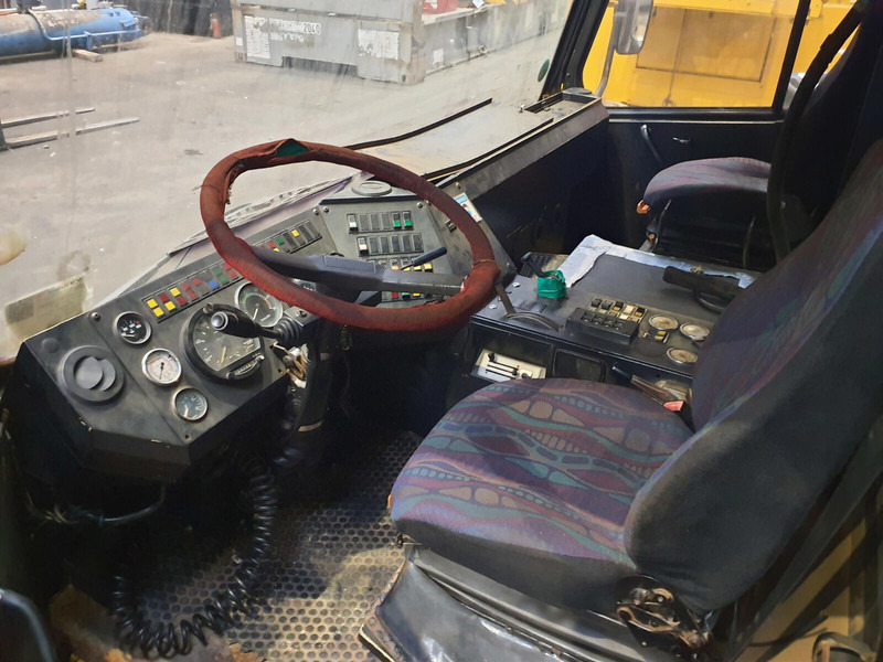 Liebherr LTM drivers cabin - Cab and interior for Crane: picture 5 Liebherr LTM drivers cabin - Cab and interior for Crane: picture 5