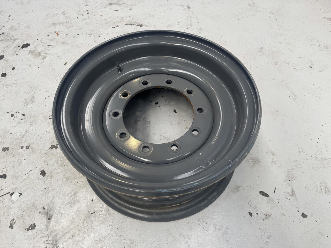 Liebherr Rim 445/95R25 10 12 1p - Rim for Crane: picture 1 Liebherr Rim 445/95R25 10 12 1p - Rim for Crane: picture 1