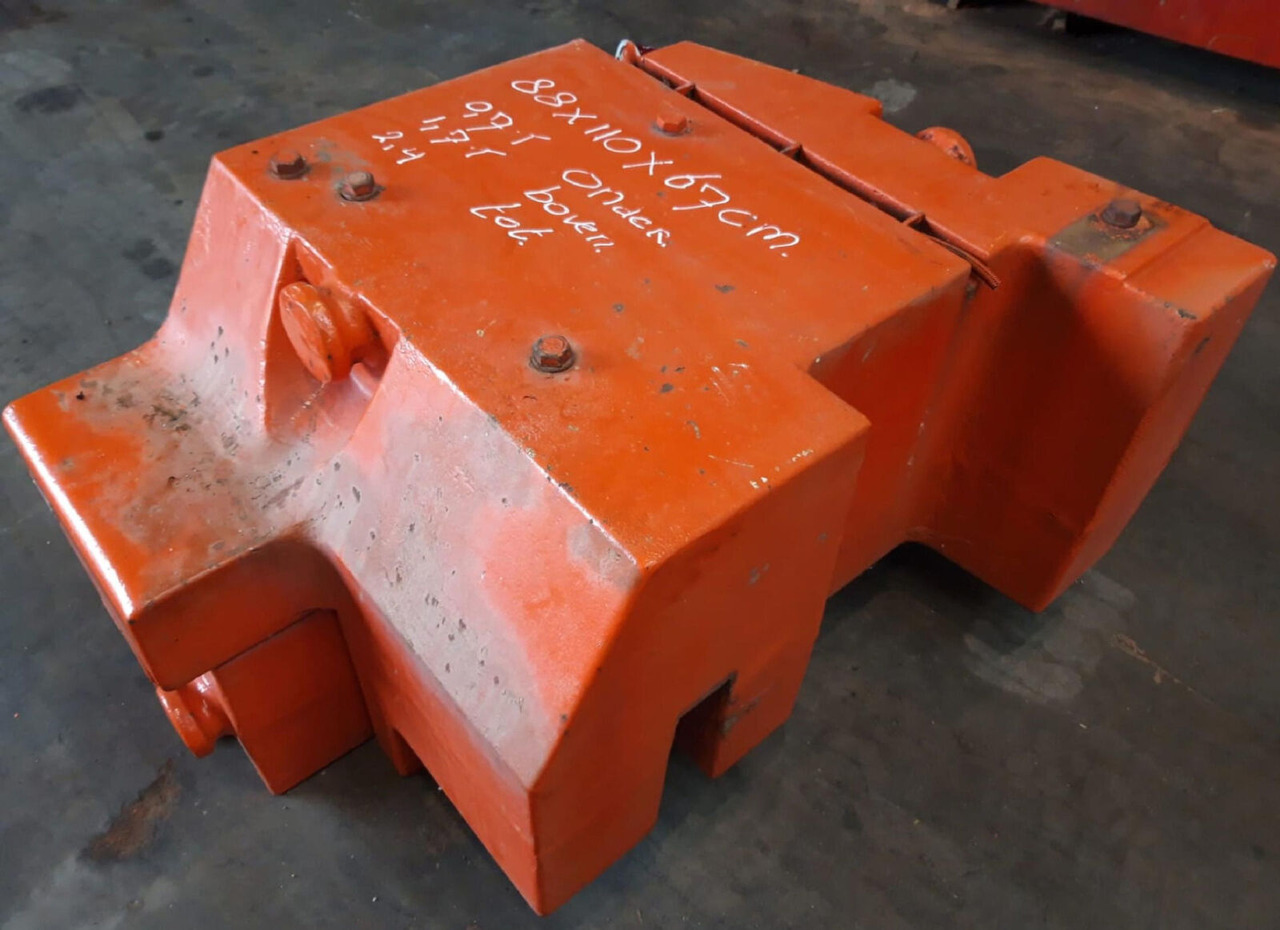 Terex AC 205 counterweight 2,4 ton right side (0.7/1.7 t) - Counterweight for Mobile crane: picture 3 Terex AC 205 counterweight 2,4 ton right side (0.7/1.7 t) - Counterweight for Mobile crane: picture 3