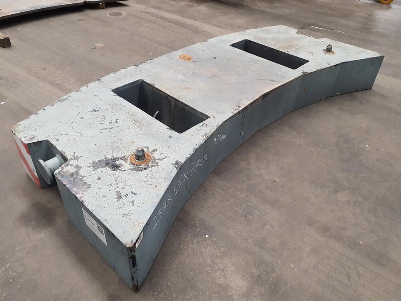 Terex Terex Demag Challenger 4200 counterweight 3.2 Ton - Counterweight for Construction machinery: picture 1 Terex Terex Demag Challenger 4200 counterweight 3.2 Ton - Counterweight for Construction machinery: picture 1
