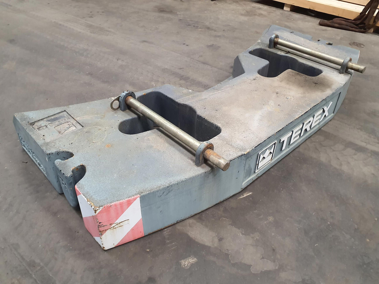 Terex Terex Demag Challenger 4200 counterweight 3.7 Ton - Counterweight for Mobile crane: picture 3 Terex Terex Demag Challenger 4200 counterweight 3.7 Ton - Counterweight for Mobile crane: picture 3