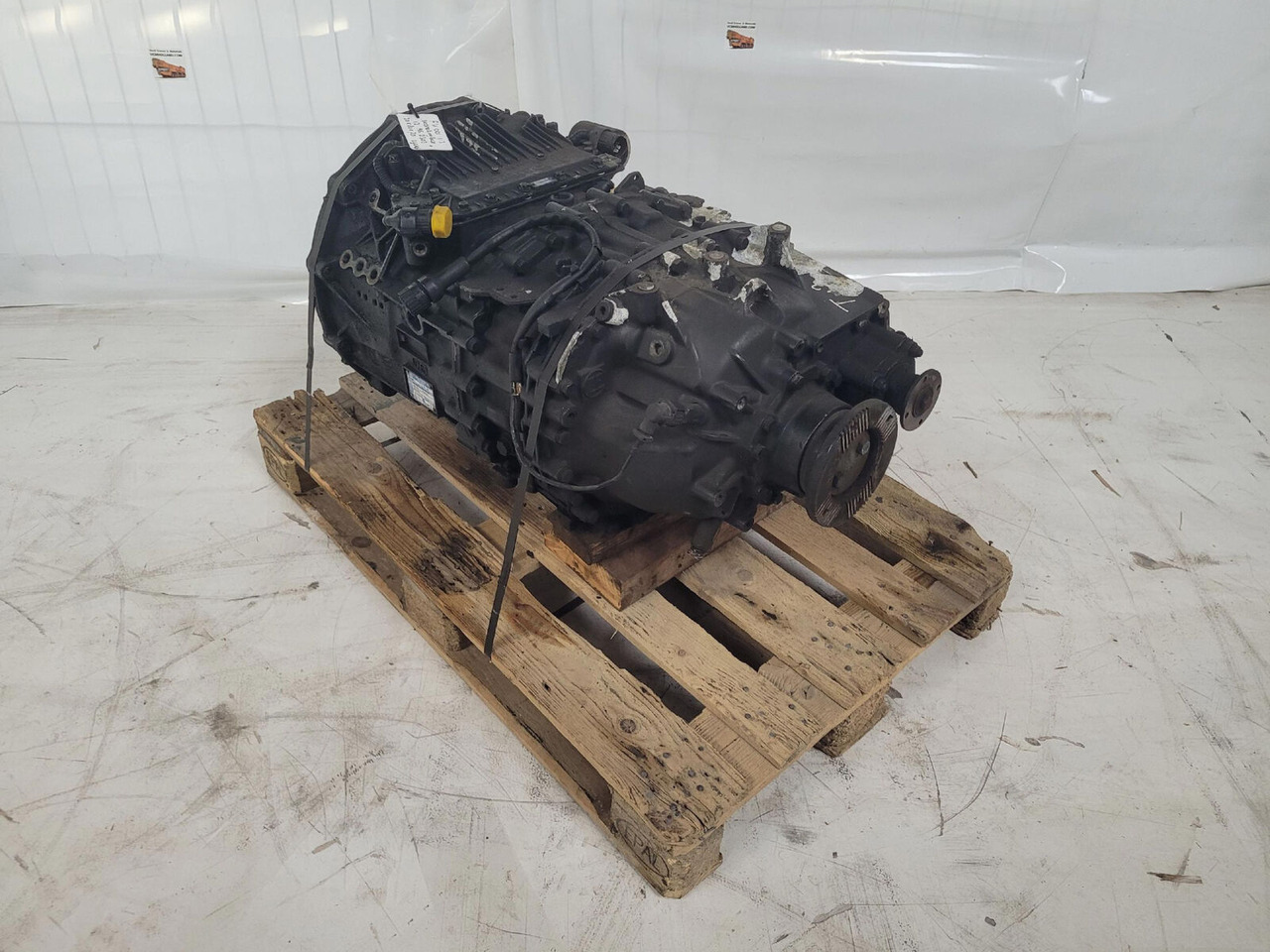 ZF GMK 3055 Gearbox ZF Astronic 12 AS 2302 - Gearbox for Mobile crane: picture 4 ZF GMK 3055 Gearbox ZF Astronic 12 AS 2302 - Gearbox for Mobile crane: picture 4