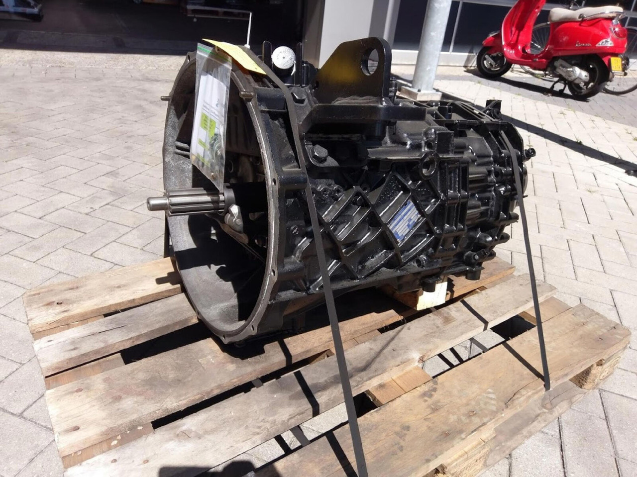 ZF LTM 1055-3.2 gearbox Astronic 12 AS 2302 - Gearbox for Mobile crane: picture 1 ZF LTM 1055-3.2 gearbox Astronic 12 AS 2302 - Gearbox for Mobile crane: picture 1