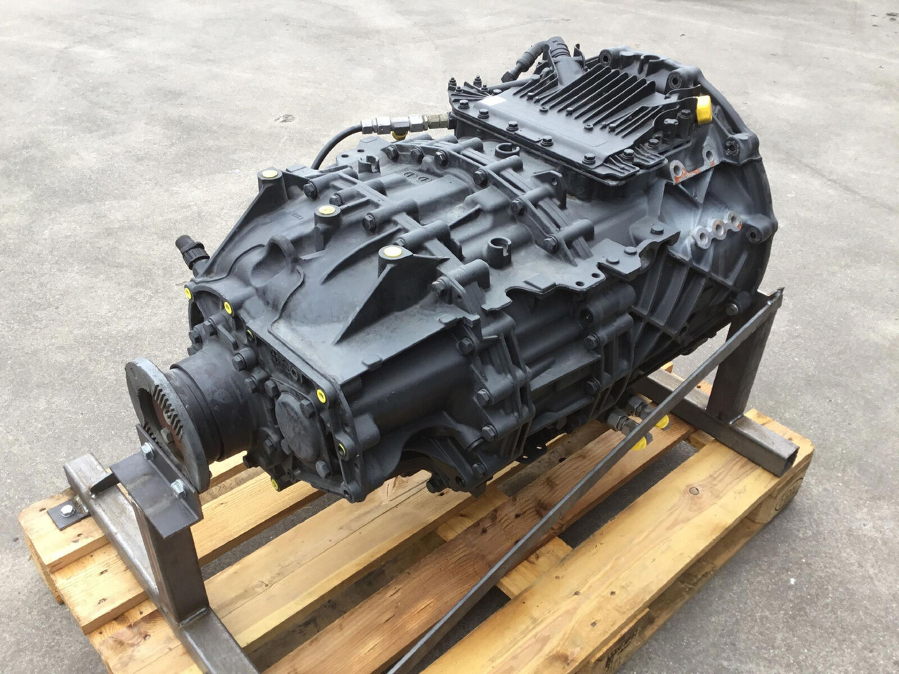 ZF MK 88 ZF Astronic gearbox 12 AS 2530 S0 - Gearbox for Mobile crane: picture 3 ZF MK 88 ZF Astronic gearbox 12 AS 2530 S0 - Gearbox for Mobile crane: picture 3