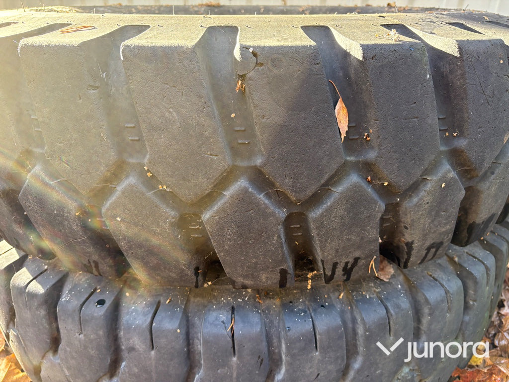 Däck & fälg - Till hjulgrävare Mitas - Wheel and tire package for Construction machinery: picture 3 Däck & fälg - Till hjulgrävare Mitas - Wheel and tire package for Construction machinery: picture 3