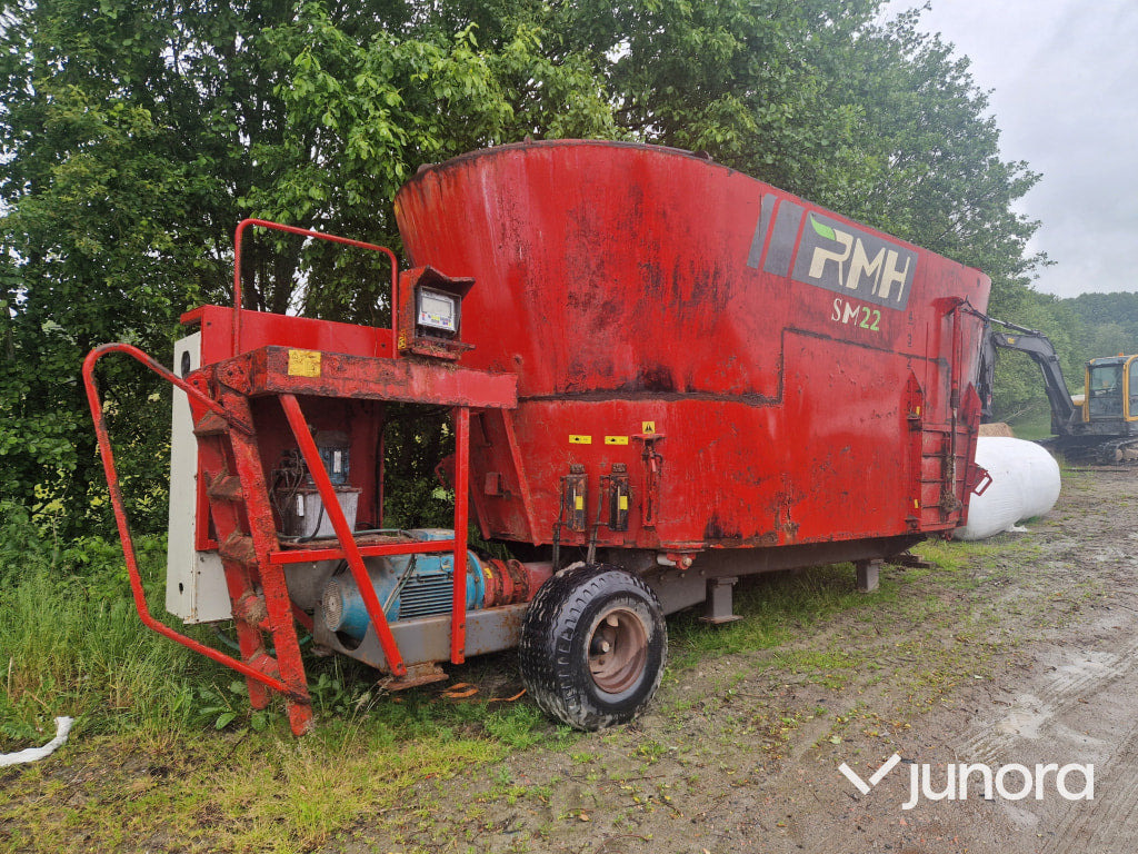 Foderblandare RMH 22 - Forage mixer wagon: picture 1 Foderblandare RMH 22 - Forage mixer wagon: picture 1