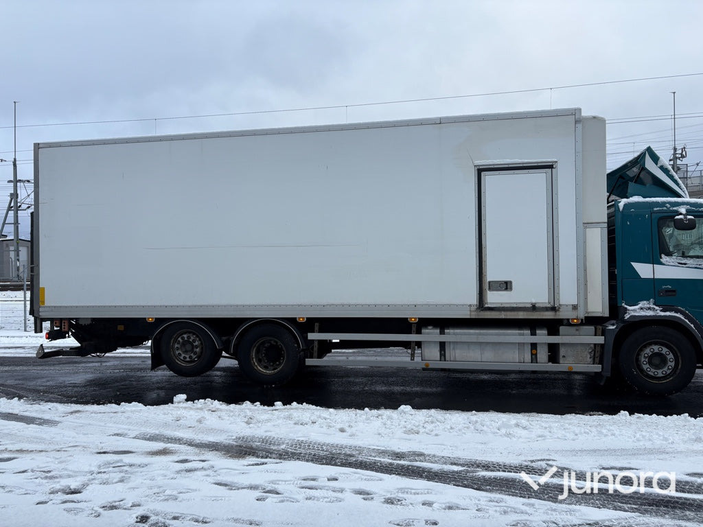 Lastbil - Volvo FM 6*2 - Box truck: picture 2 Lastbil - Volvo FM 6*2 - Box truck: picture 2