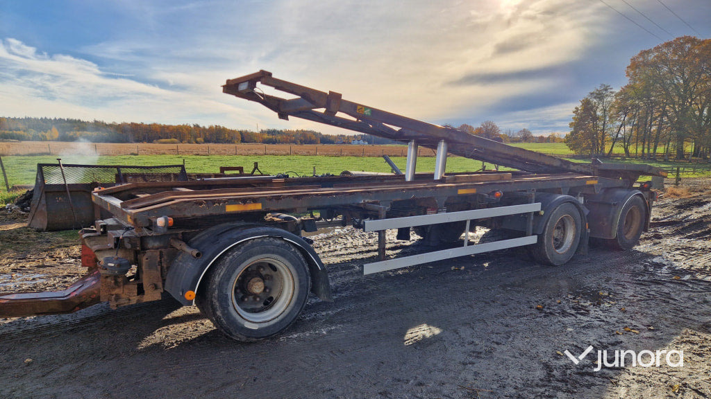 Lastväxlarvagn + Tipp - Härryda, THLBS-300-N - Container transporter/ Swap body trailer: picture 2 Lastväxlarvagn + Tipp - Härryda, THLBS-300-N - Container transporter/ Swap body trailer: picture 2