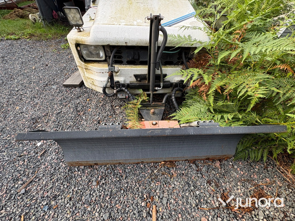 Plogbil - Bagagetruck - Baggage tractor: picture 4 Plogbil - Bagagetruck - Baggage tractor: picture 4